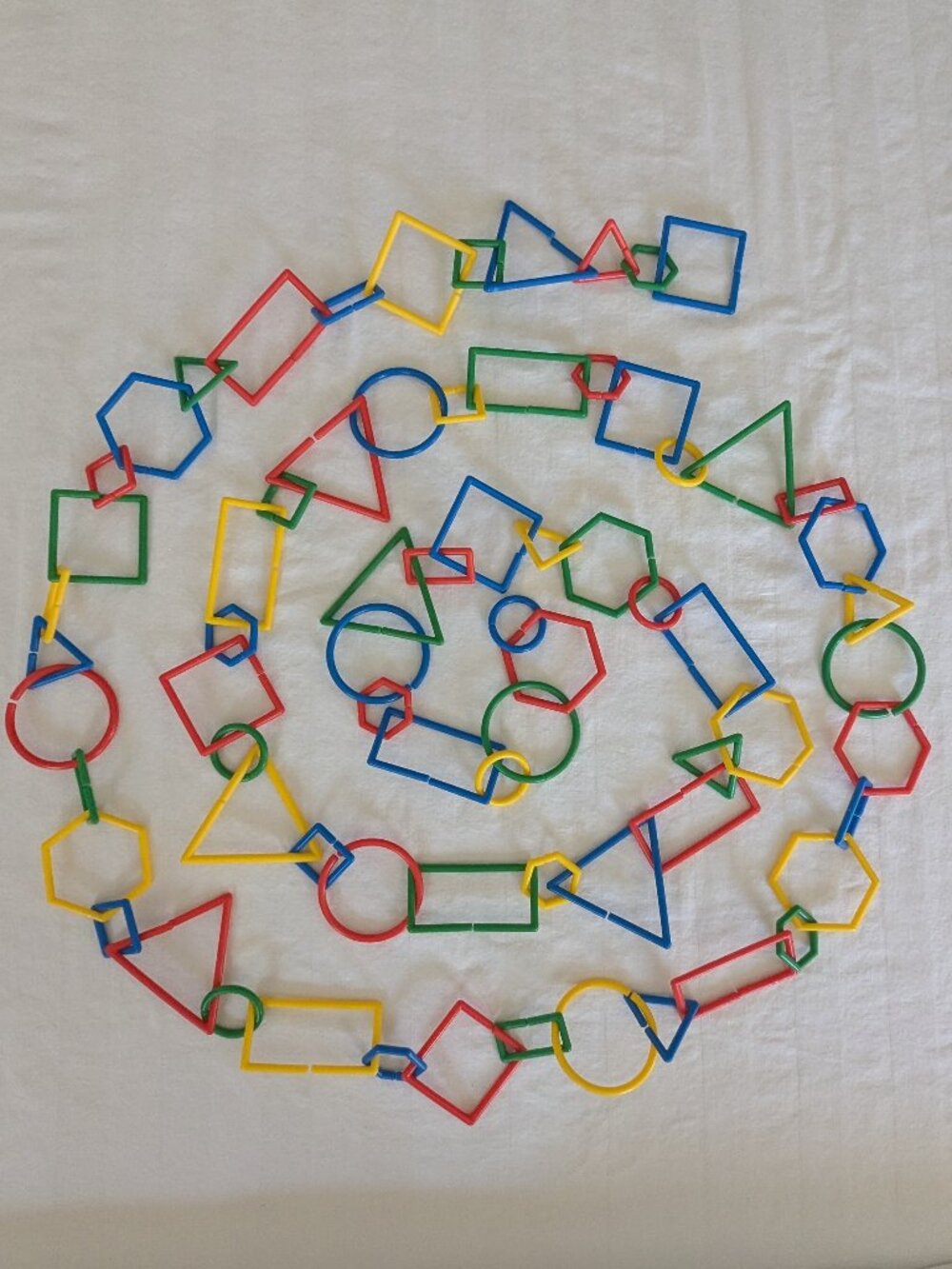 Hand2mind Attribute Link Set - Shape & Color Educational Manipulatives